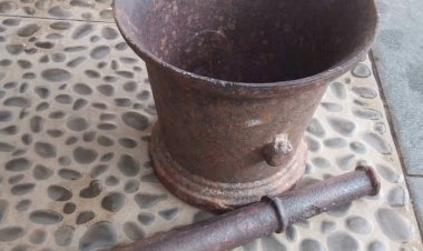 Lumpang-Alu Besi Penuh Petuah